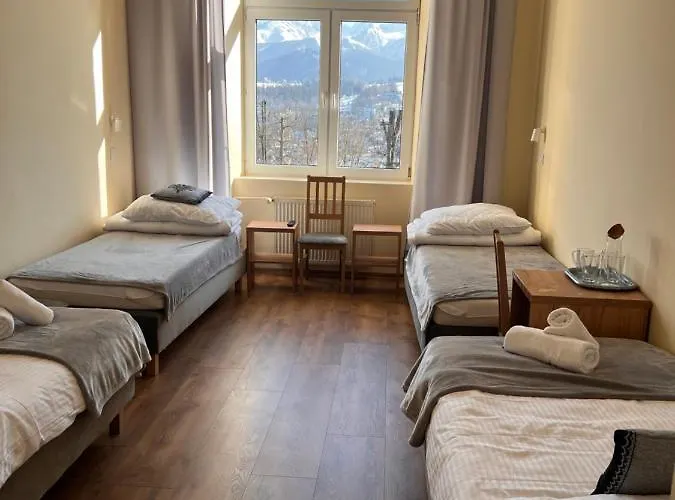 Nauczycielskie Centrum Couette-café 3*