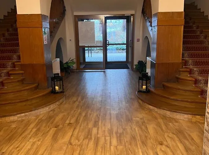 Nauczycielskie Centrum Couette-café 3*