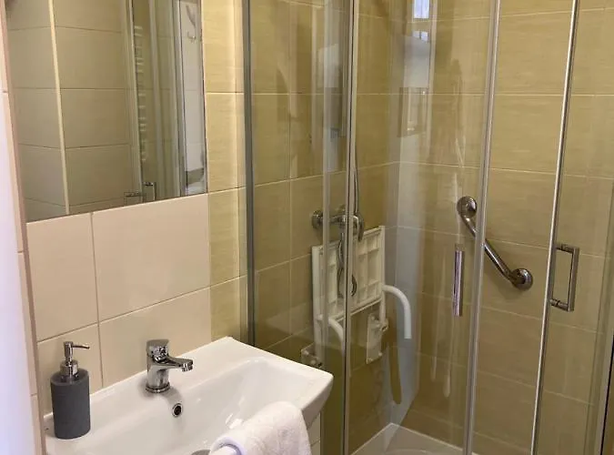 Nauczycielskie Centrum Bed & Breakfast 3*