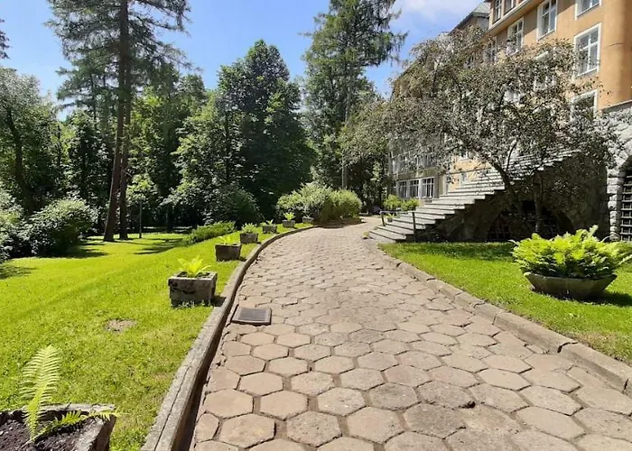 Nauczycielskie Centrum Bed & Breakfast 3*